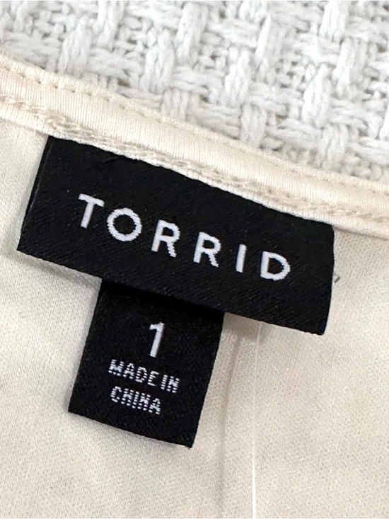 Torrid Ivory Stretch Lace Cinched Elbow Sleeve Peplum Top Womens 1X (14-16) NWT - Picture 7 of 7